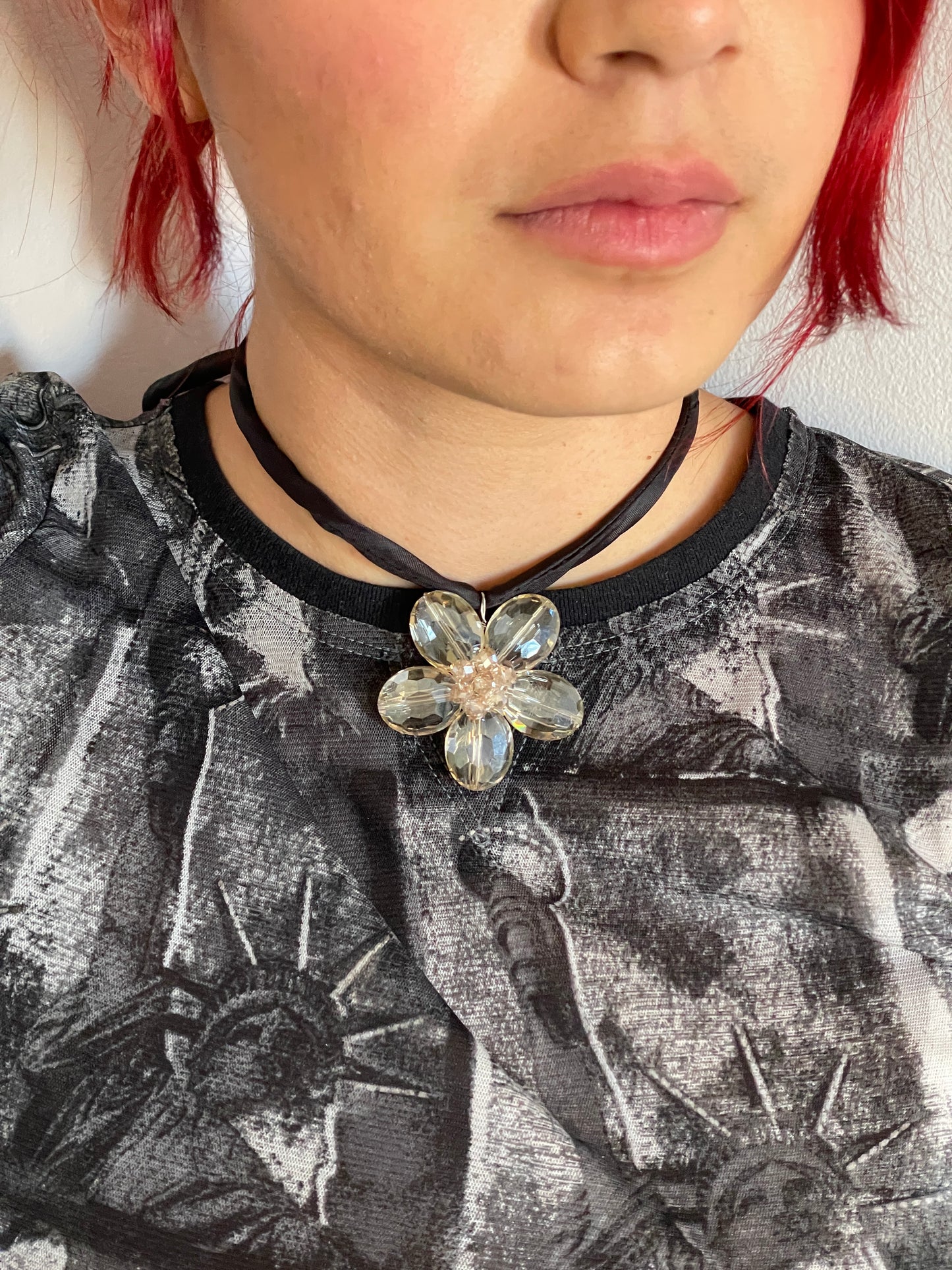 Flower-on-a-String (crystal beige)